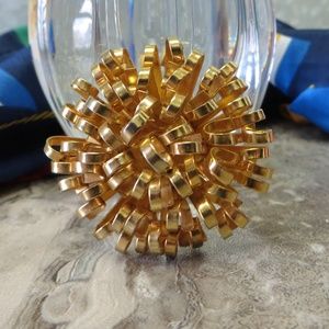 Flower Trend, Runway Glam, Hot In Hollywood, Vintage Unique Flower Brooch Pin